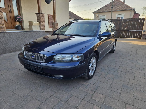 Volvo V70 2.4 D [D5] Megkmlt!Kzi Vlts!